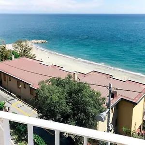 https://locazione-turistica-casa-giorgia-bgb100.hotelitalianriviera.com