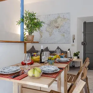 tuttomondo-central-flat-with-private-courtyard.it-tuscanyhotel.com/